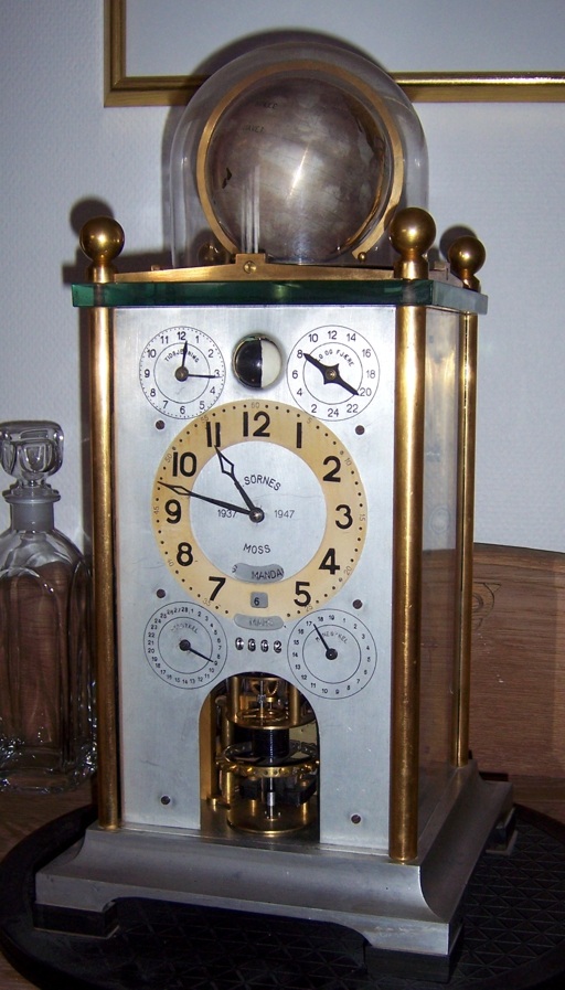 Front side of clock No. 1 Photo of the front side of clock No. 1